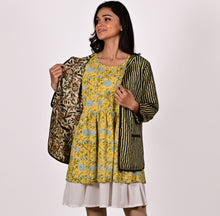 Load image into Gallery viewer, ARYA Cotton Block Print Green Reversible jacket