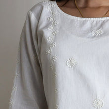 Load image into Gallery viewer, BEENA Hand Embroidery Cotton Flex Top