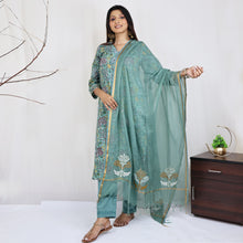 Load image into Gallery viewer, SATYA Pure Cotton, Jaipuri Block Print, Hand Embroidery Kurta with Chitra Pants