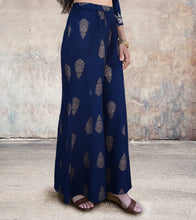 Load image into Gallery viewer, Pria Rayon Pure gold printed Paneled Palazzo Pants