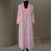 Load image into Gallery viewer, PALLAVI Block Printed Cotton Hand Embroidered Kurta

