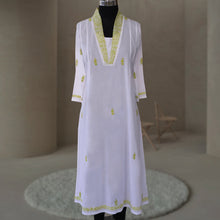 Load image into Gallery viewer, PALLAVI Cotton Mulmul Hand Embroidered Kurta
