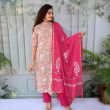 Load image into Gallery viewer, SHIKHA Printed Cotton Round Neck, Kurta, Regular and Plus Sizes
